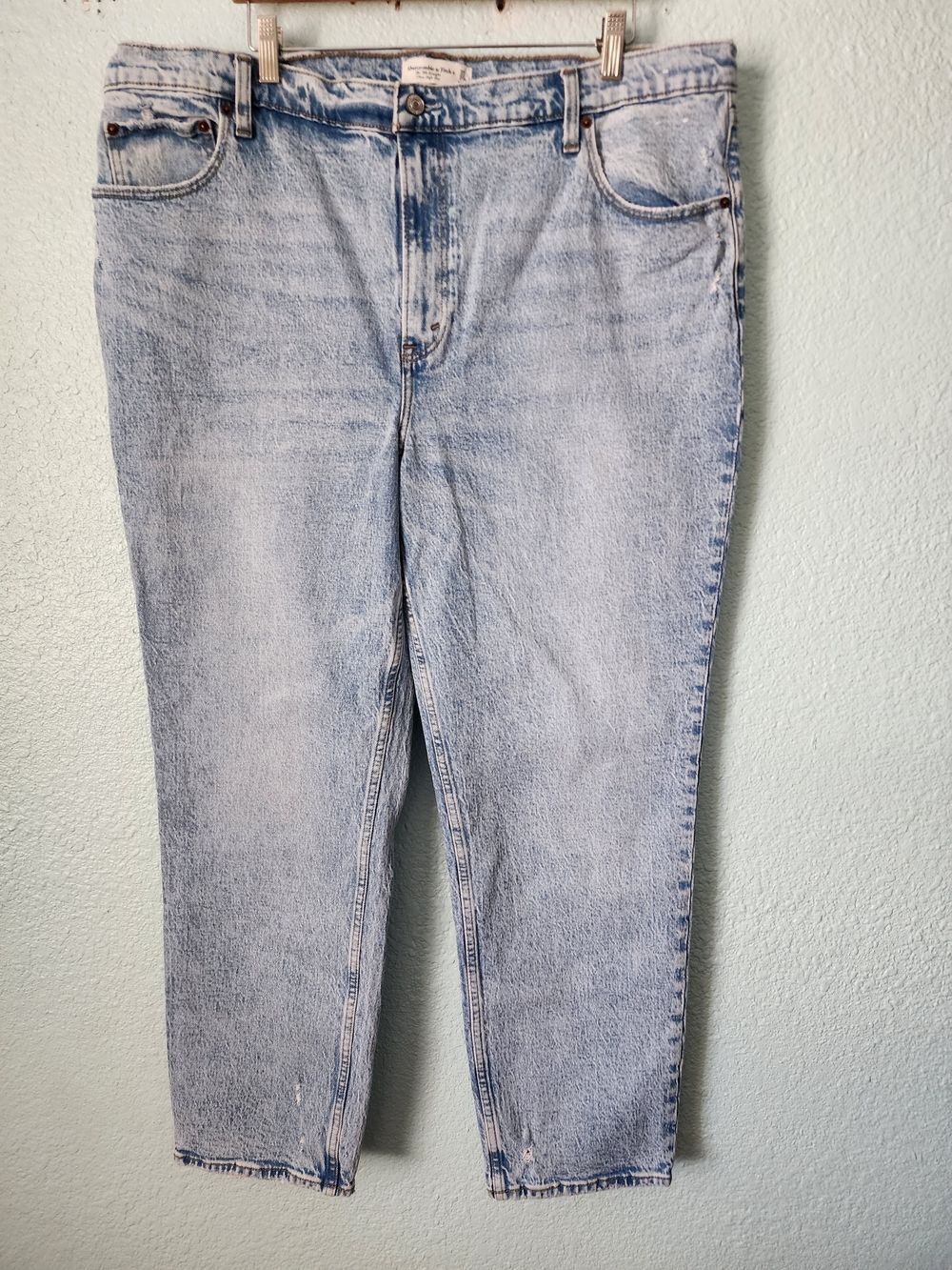 Abercrombie & Fitch Light Blue '90s Straight Ultra High Rise Jeans